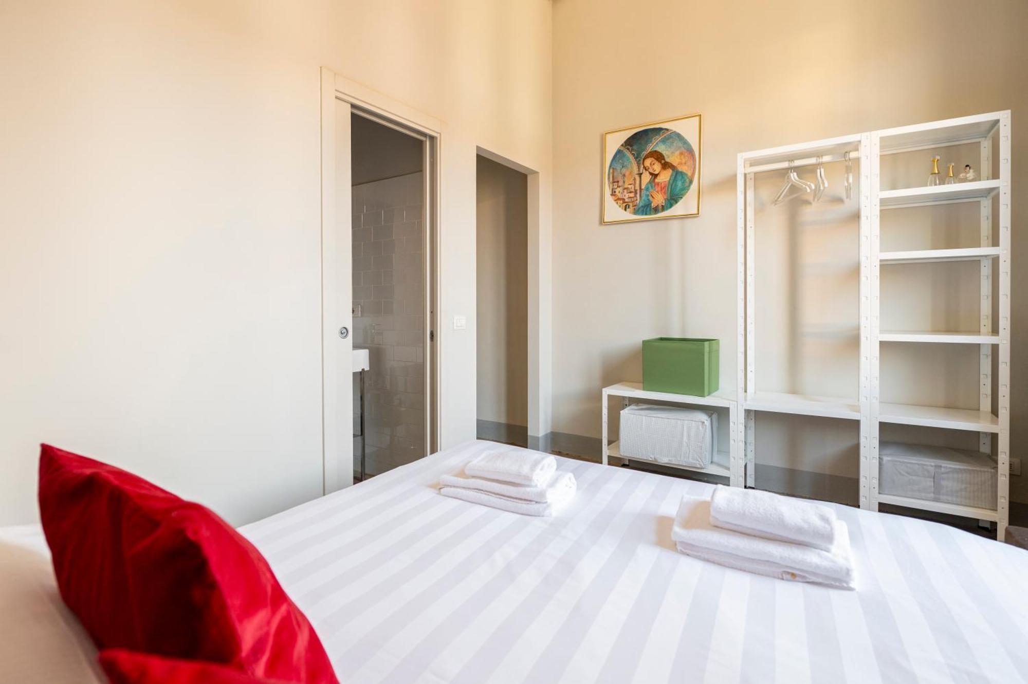 Anna - Con Bagno Privato In Con Giardino Guest house